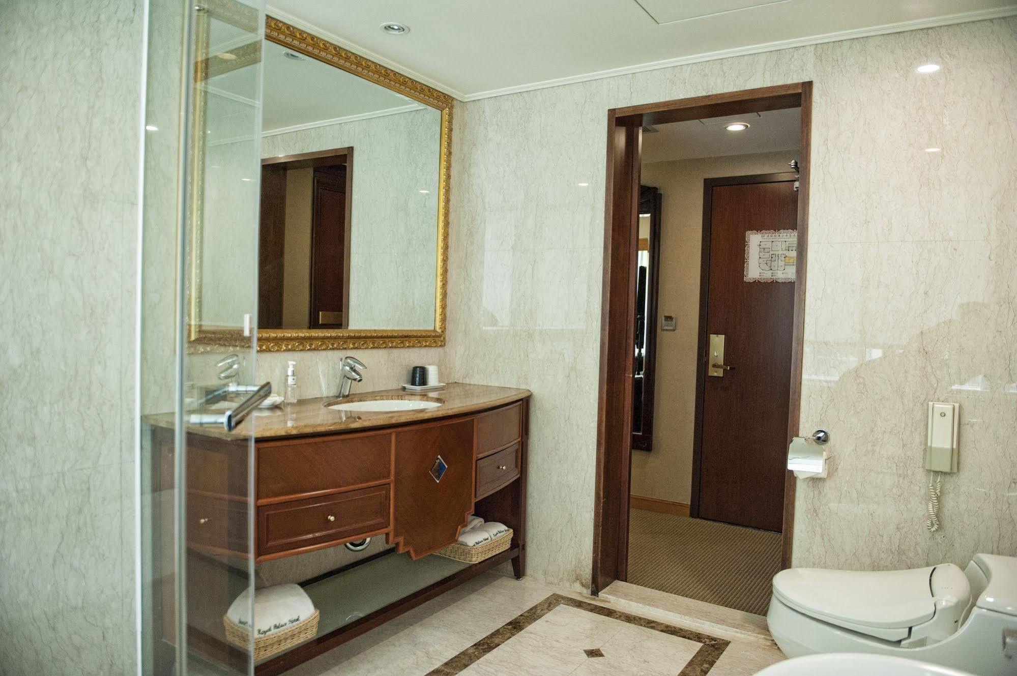 Royal Palace Hotel Тайбэй Экстерьер фото