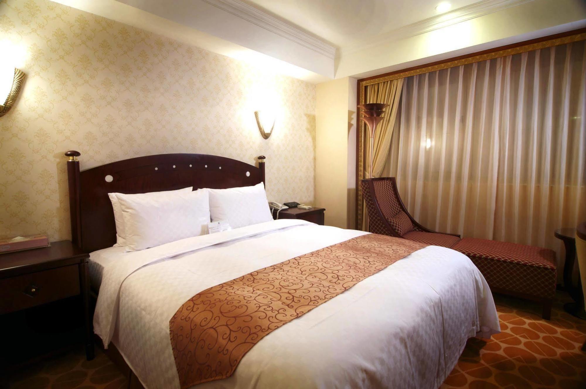 Royal Palace Hotel Тайбэй Экстерьер фото