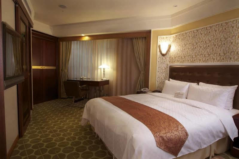 Royal Palace Hotel Тайбэй Экстерьер фото